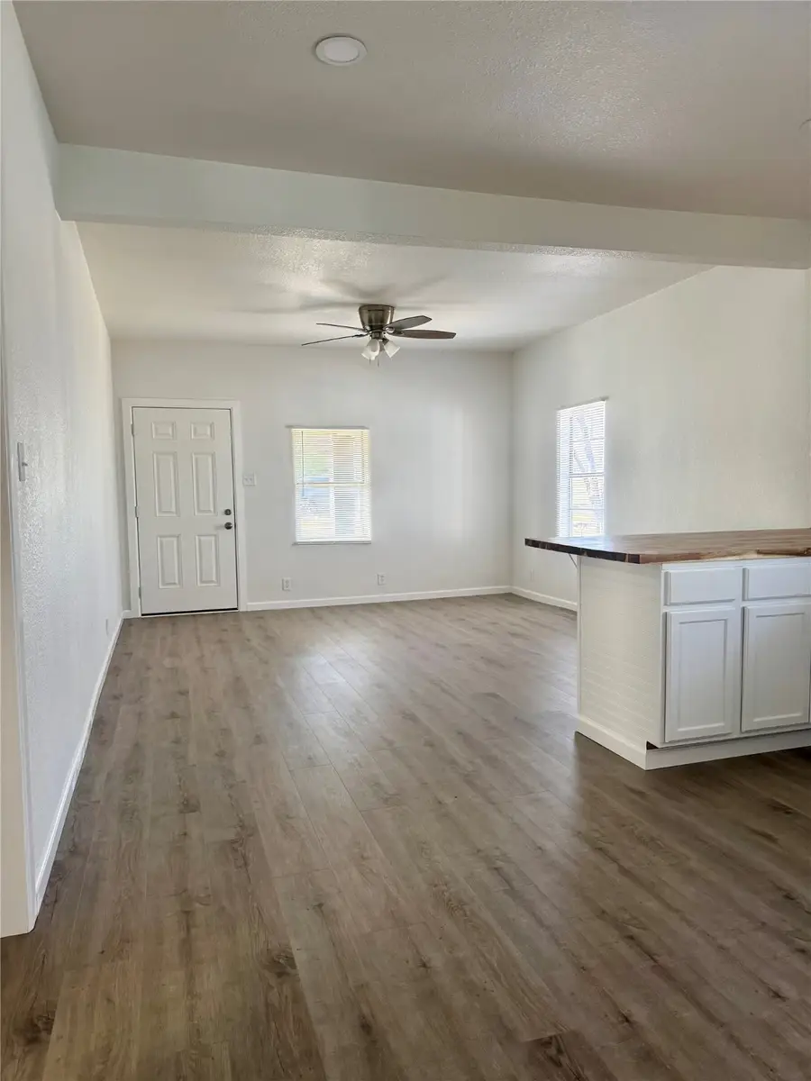 827 W Walker Street, Denison, TX 75020 - Image #3