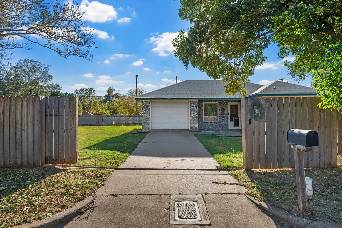 1101 E Walnut Street, Waco, TX 76704 - Image #1