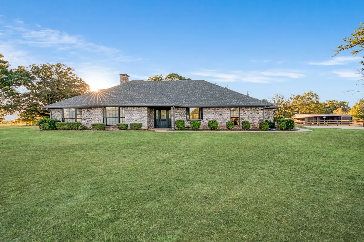 2435 36th Street Ne, Paris, TX 75462 - Image #1