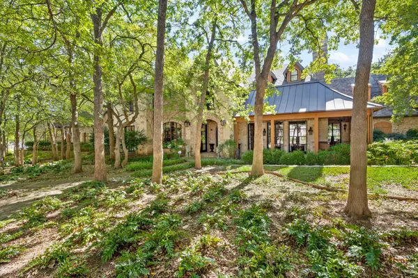 830 Simmons Court, Southlake, TX 76092