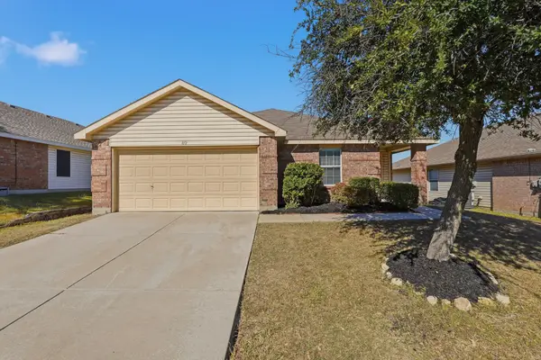 812 Poncho Lane, Fort Worth, TX 76052