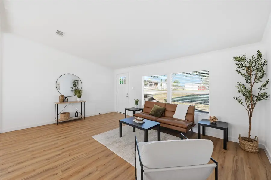 8820 Johns Road, Alvarado, TX 76009 - Image #3