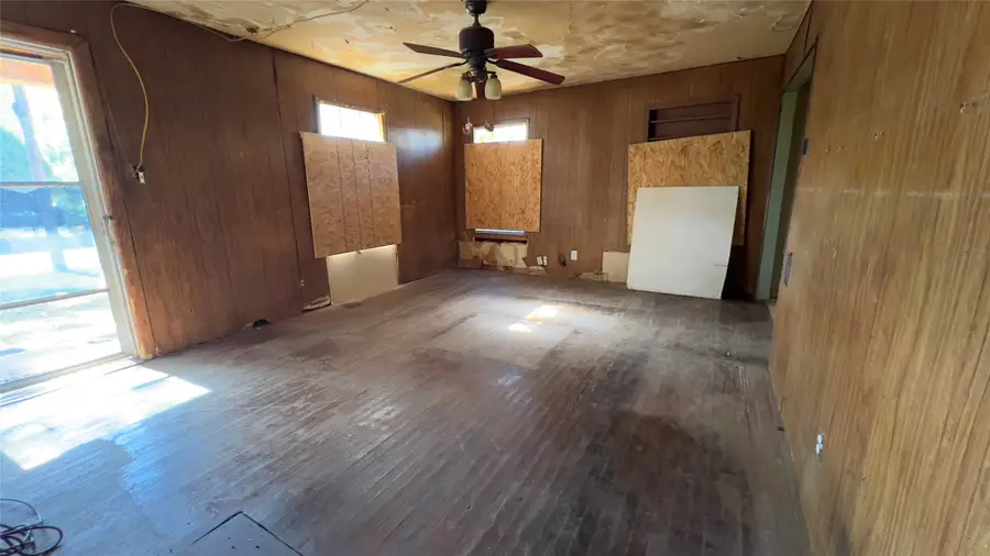 7637 Jacobie Boulevard, Dallas, TX 75217 - Image #3