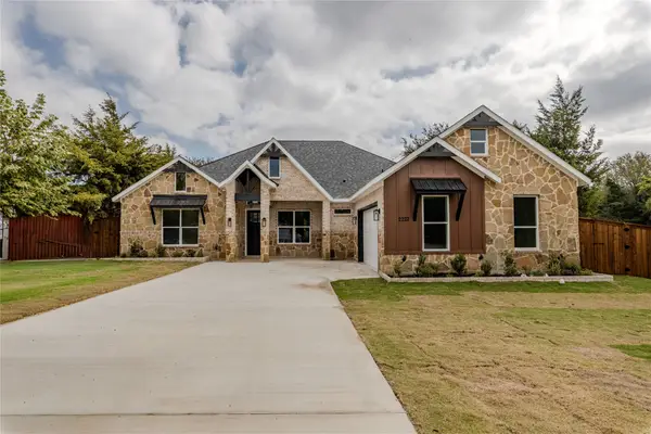 2222 Grove Lane, Glenn Heights, TX 75154