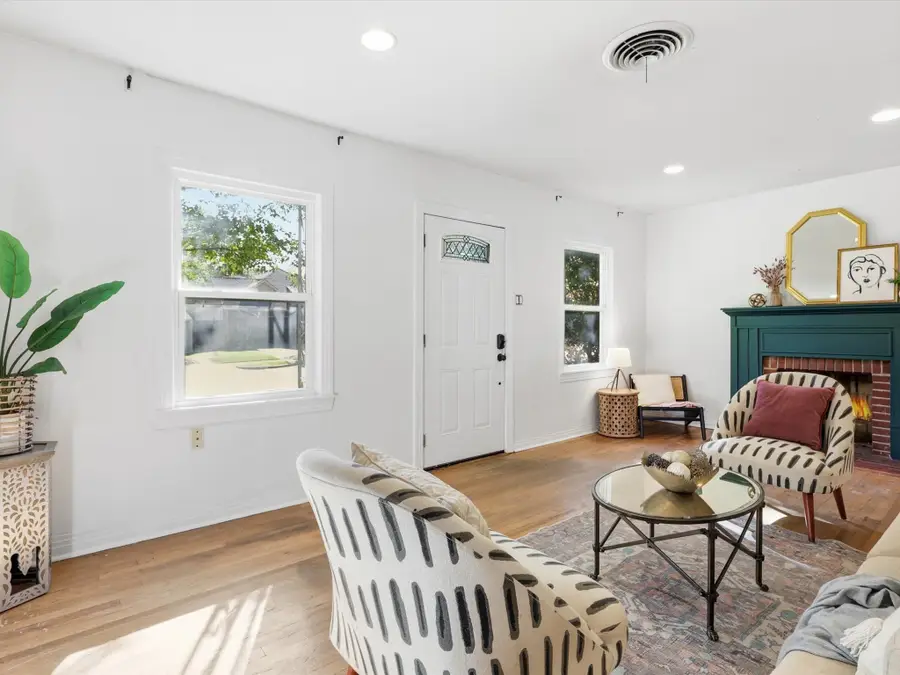 3804 Pershing Avenue, Fort Worth, TX 76107 - Image #3