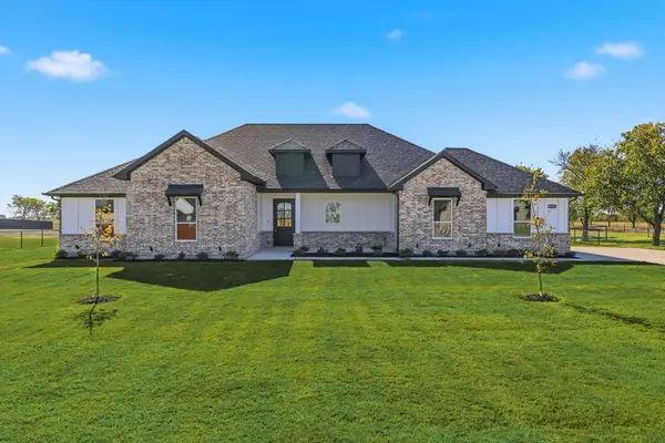 8751 Kassandra Drive, Sanger, TX 76266