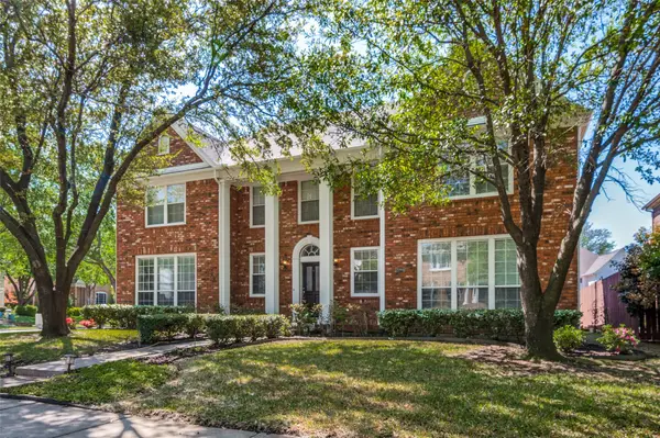 2204 Yaupon Drive, Irving, TX 75063