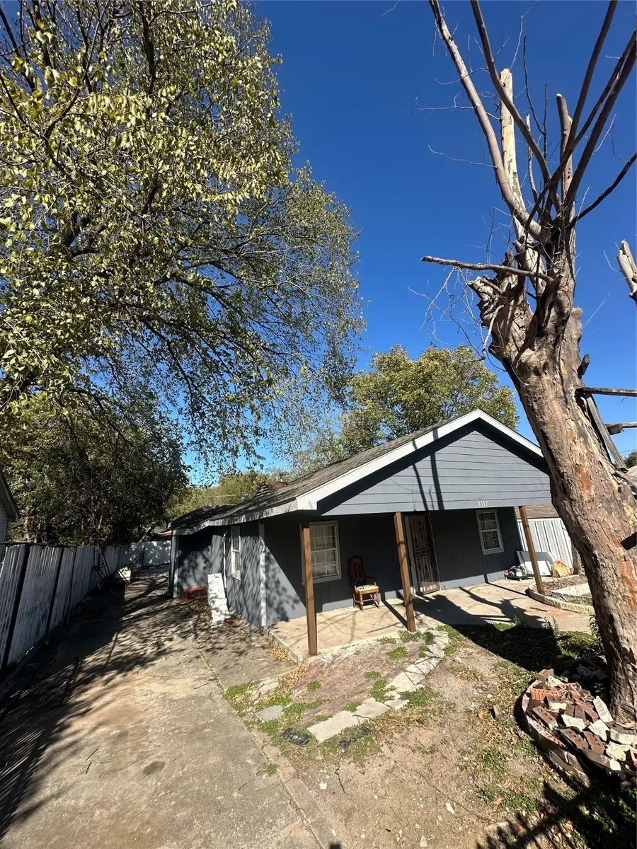 1117 E Harvey Avenue, Fort Worth, TX 76104 - Image #2