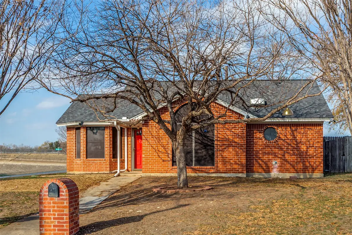 6644 Lakeside Drive, Lake Worth, TX 76135 - Image #1