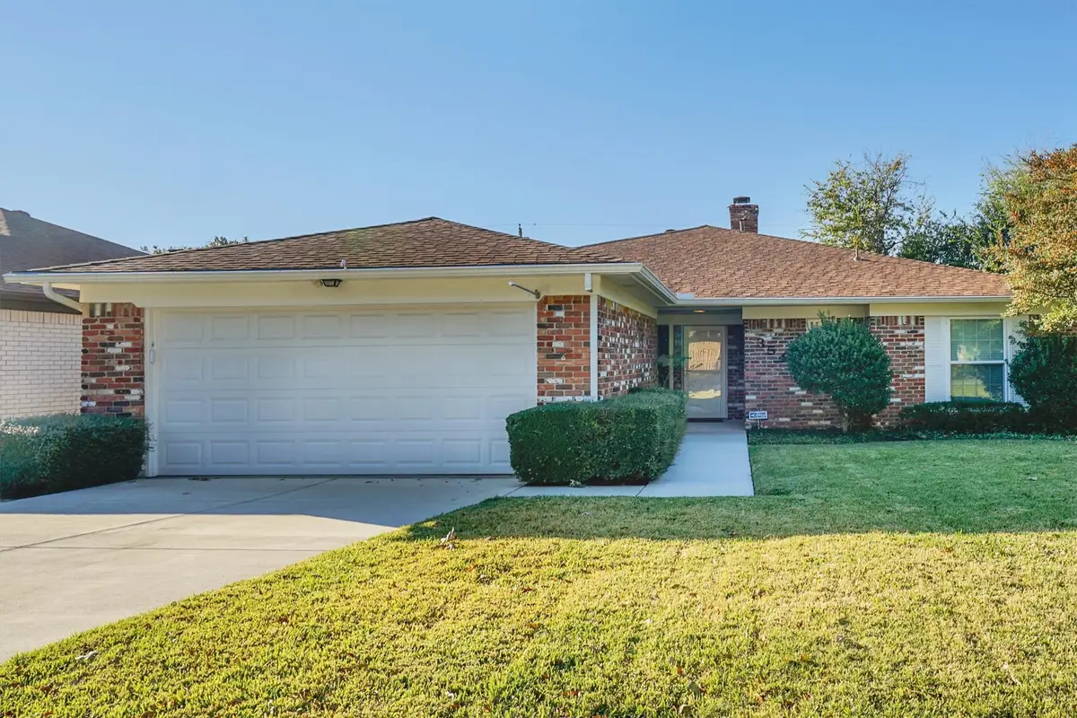 3541 Wedgworth Road S, Fort Worth, TX 76133 - Image #1