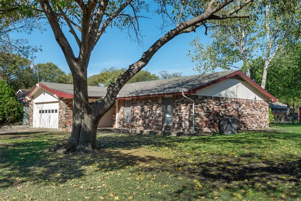 703 Rolling Ridge Lane, Duncanville, TX 75116 - Image #1