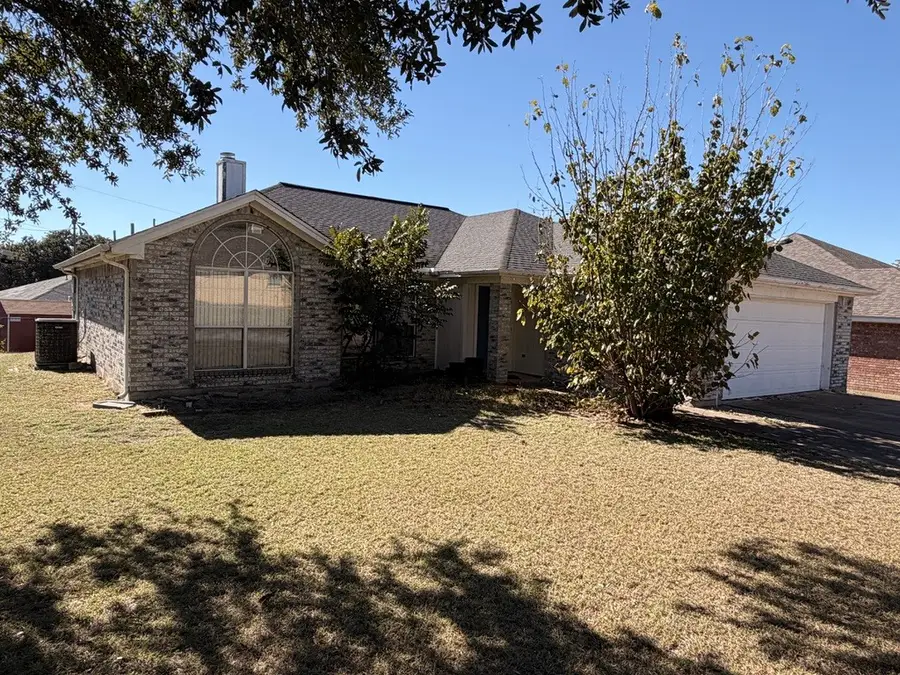 4812 Dax Drive, Fort Worth, TX 76135 - Image #2
