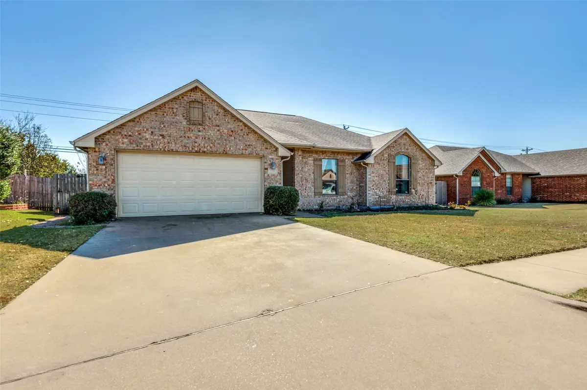 518 Valarie Lane, Midlothian, TX 76065 - Image #1