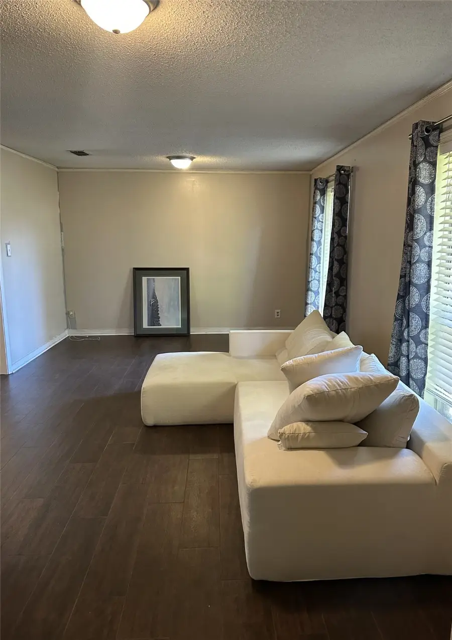 302 Burgundy Circle, Shreveport, LA 71105 - Image #3