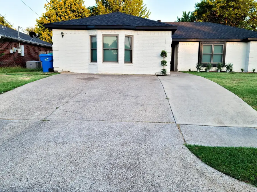 7810 Creek View Drive, Rowlett, TX 75089 - Image #3