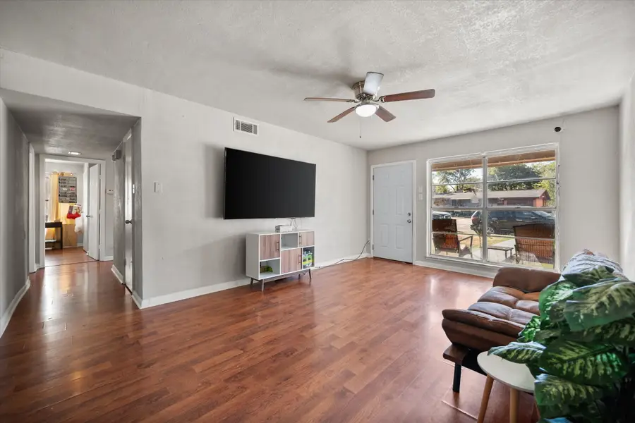 1437 Roma Lane, Fort Worth, TX 76134 - Image #3