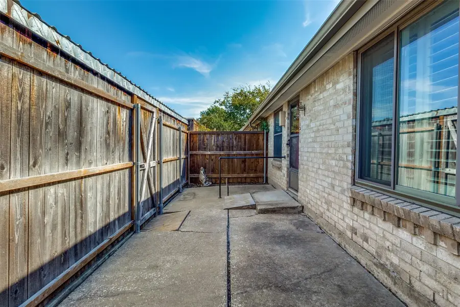 13853 Leinsper Green Street, Dallas, TX 75240 - Image #2