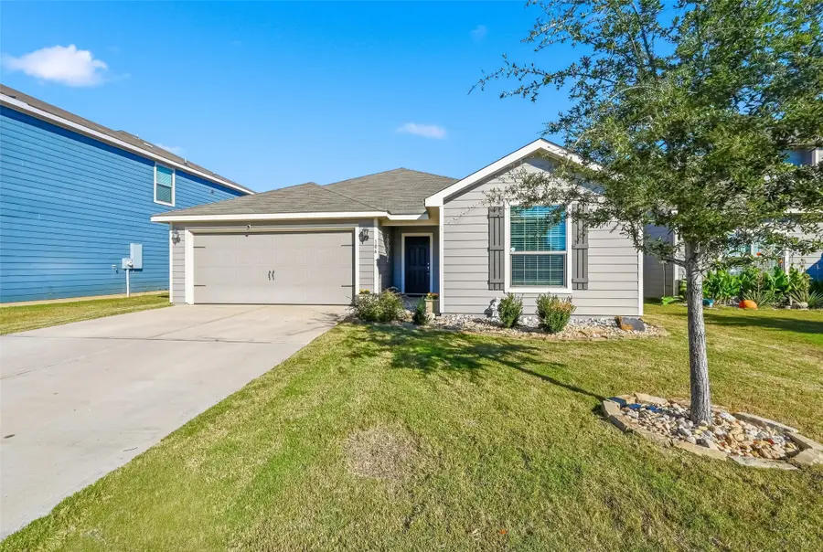 106 Lady Bird Court, Venus, TX 76084 - Image #2