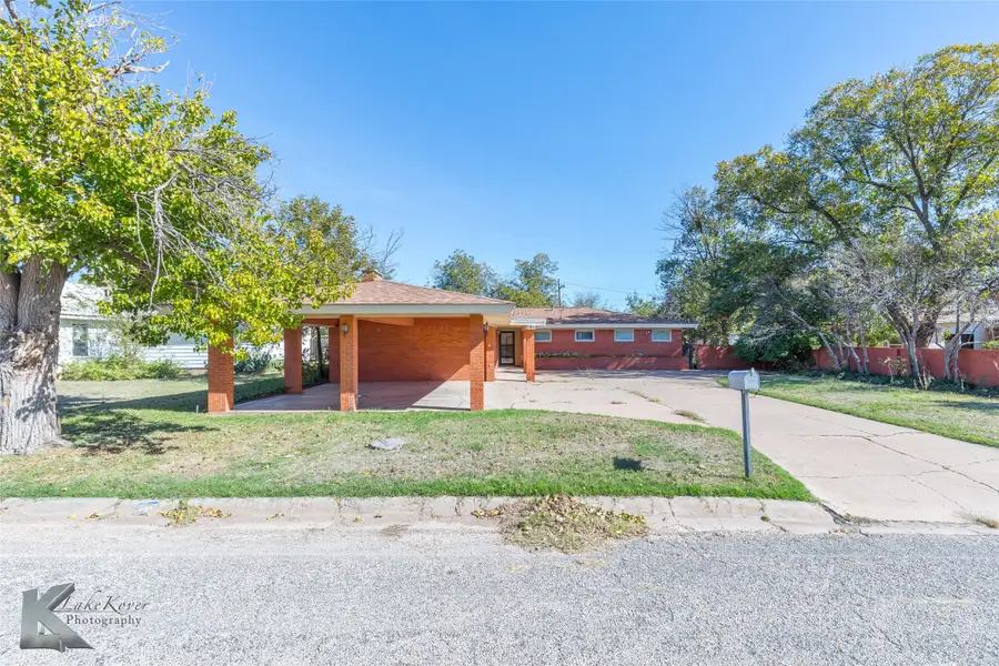 131 Avenue I, Hamlin, TX 79520 - Image #2