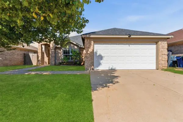 4712 Topaz Lane, Granbury, TX 76049
