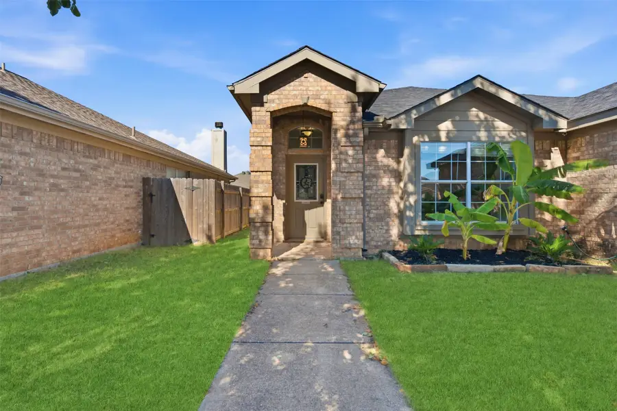 4712 Topaz Lane, Granbury, TX 76049 - Image #3