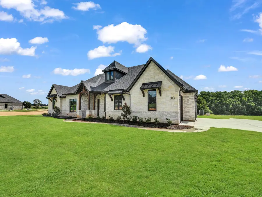 313 Wrangler Court, Weatherford, TX 76088 - Image #3