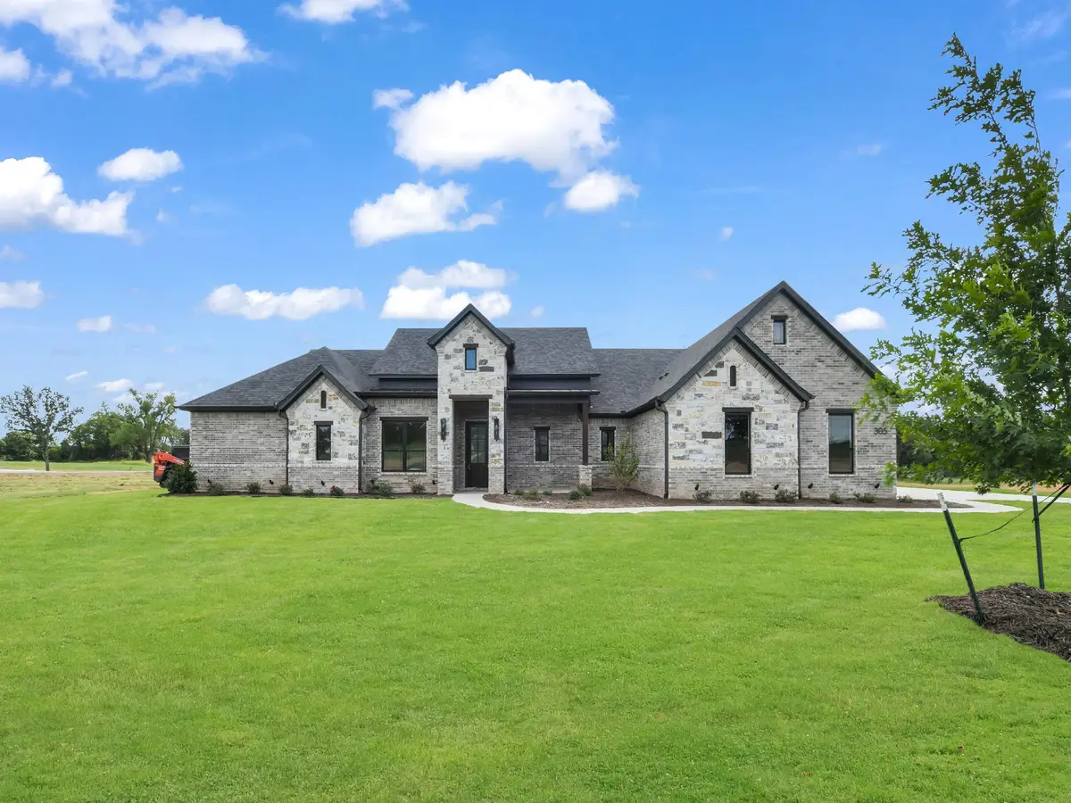 305 Wrangler Court, Weatherford, TX 76088 - Image #1