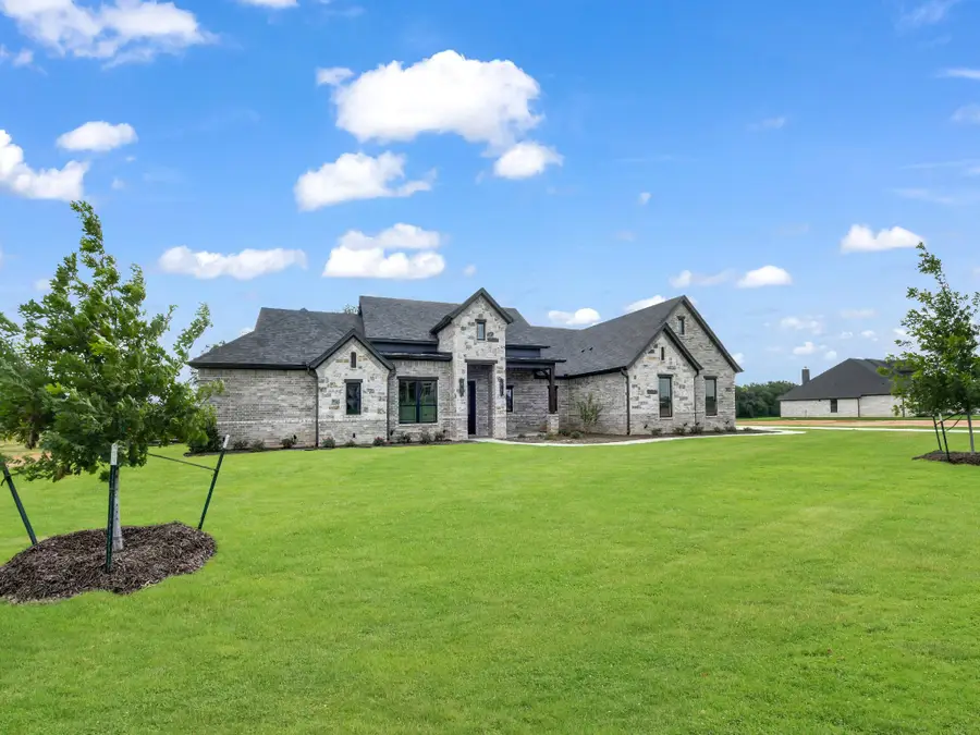 305 Wrangler Court, Weatherford, TX 76088 - Image #3