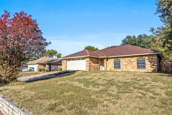 990 Brookside Drive, Cedar Hill, TX 75104