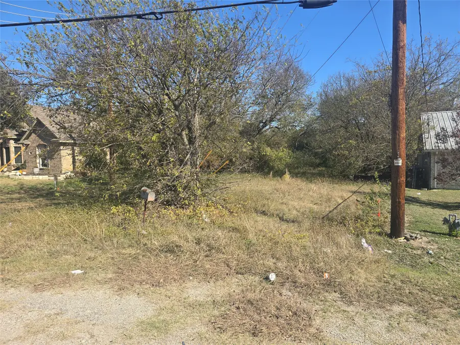 2052 Rogers Avenue, Lancaster, TX 75134 - Image #2