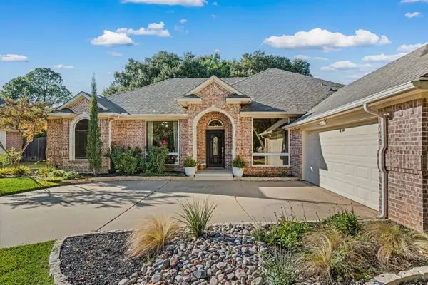 107 Greenhill Trail S, Trophy Club, TX 76262