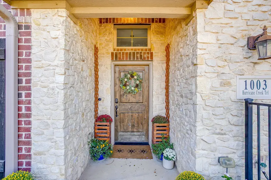 1003 Hurricane Creek Trail, Arlington, TX 76005 - Image #2