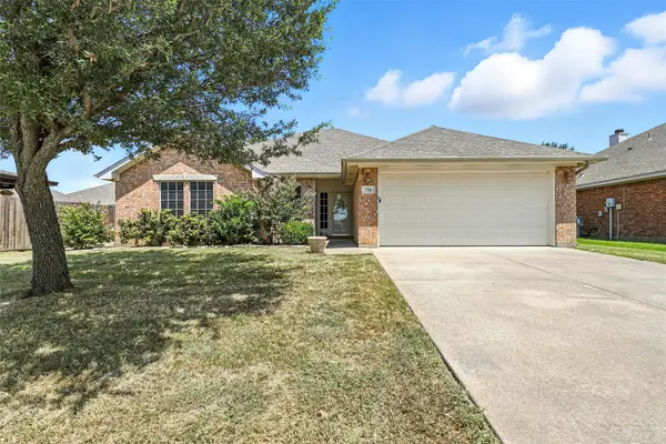 716 Park Ridge Drive, Cleburne, TX 76033