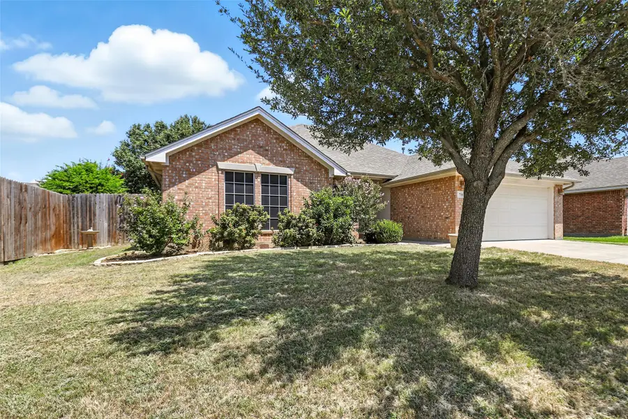 716 Park Ridge Drive, Cleburne, TX 76033 - Image #2