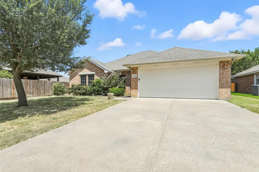 716 Park Ridge Drive, Cleburne, TX 76033 - Image #3