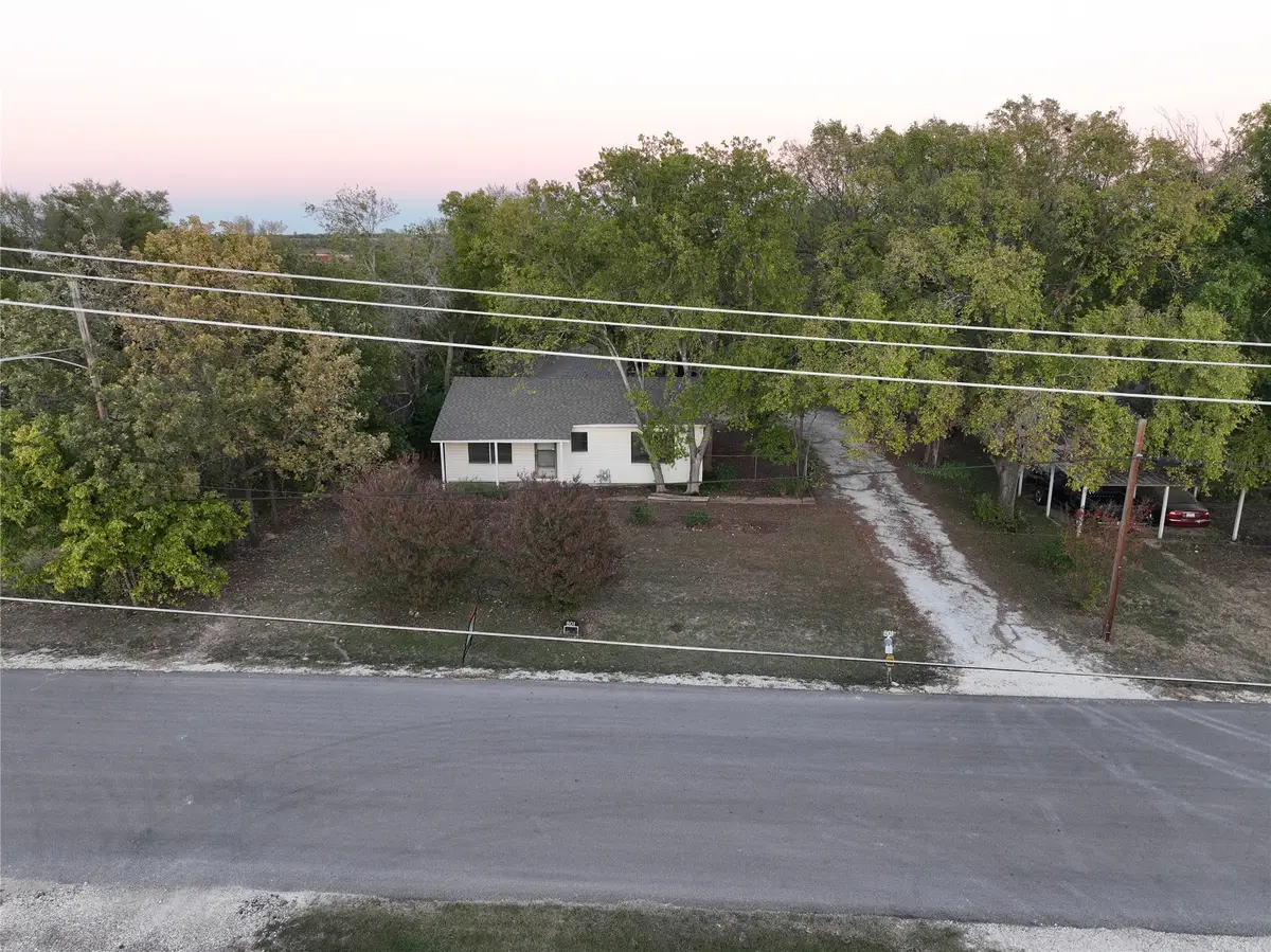 801 N Houston Street, Lorena, TX 76655 - Image #1