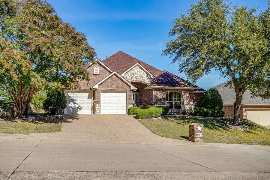 10954 Live Oak Creek Drive, Fort Worth, TX 76108 - Image #2
