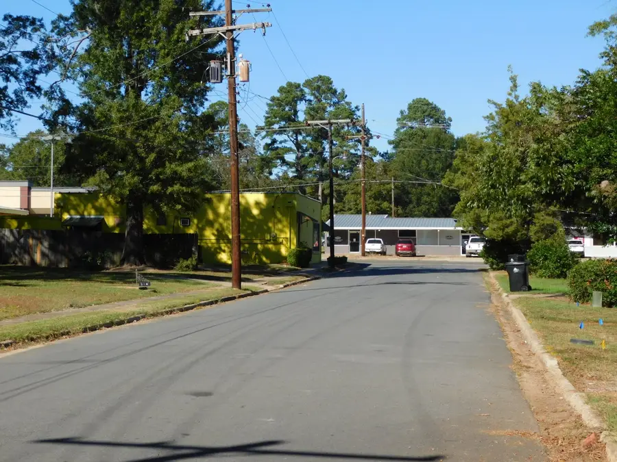 201 NW 4th Street, Springhill, LA 71075 - Image #2