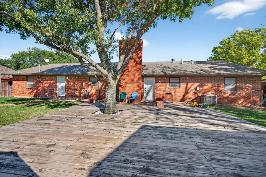 203 Red River Drive, Whitesboro, TX 76273 - Image #2