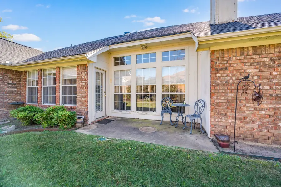 1401 Danielle Drive, Bedford, TX 76021 - Image #3