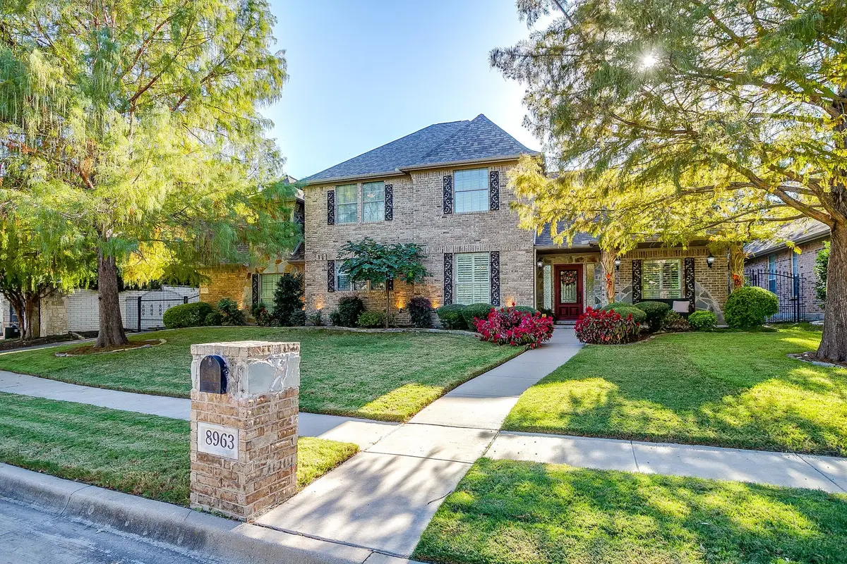 8963 Little Reata Trail, Benbrook, TX 76126 - Image #1