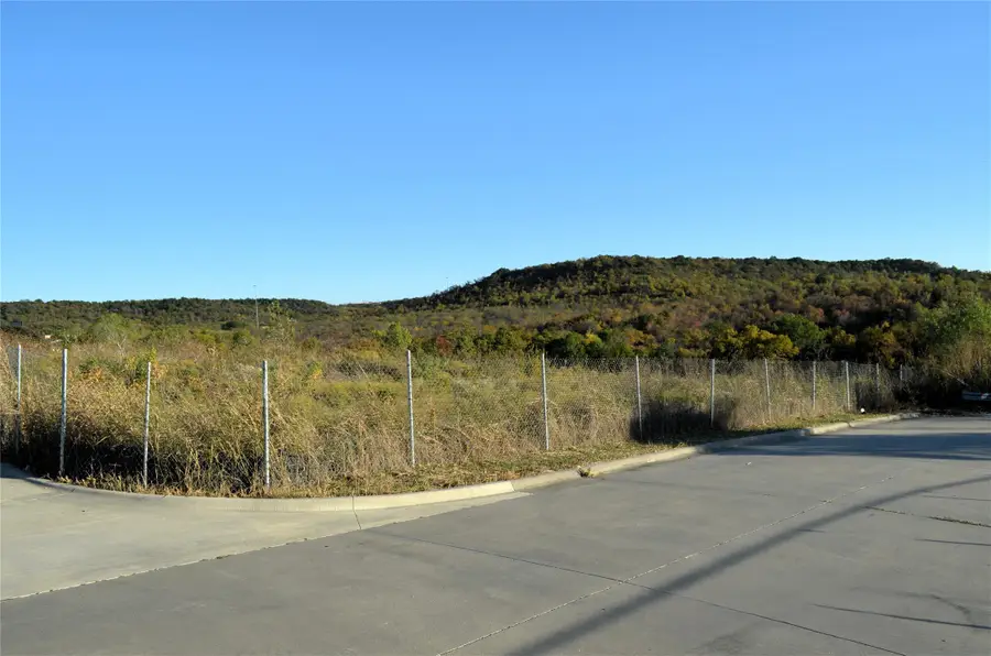 6151 Sportsmans Parkway, Dallas, TX 75211 - Image #3