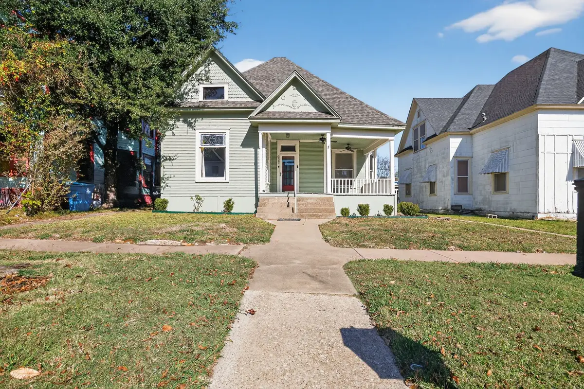 627 W Chestnut Street, Denison, TX 75020 - Image #1