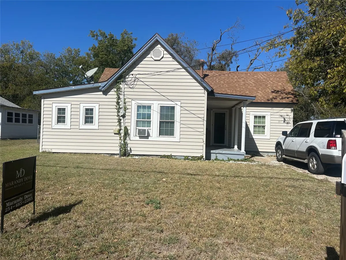 835 W Vanderbilt Street, Stephenville, TX 76401 - Image #1