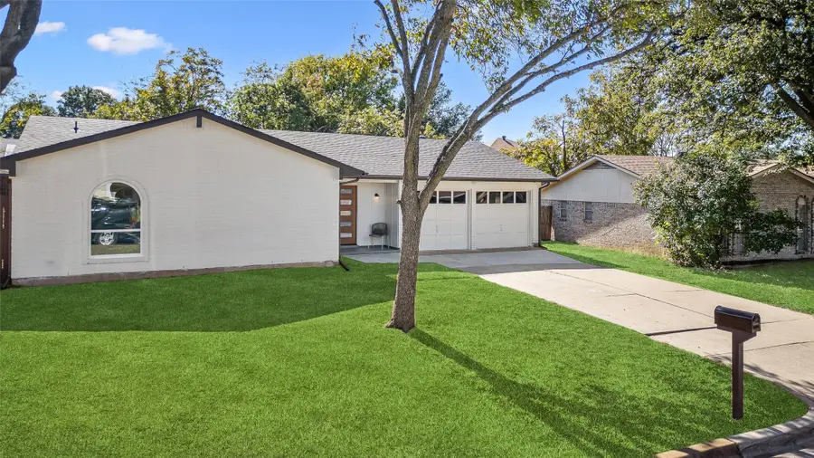 902 Warrington Court, Arlington, TX 76014 - Image #3