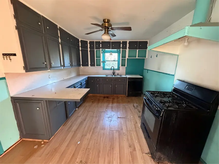 318 N Dale Avenue, Stephenville, TX 76401 - Image #2