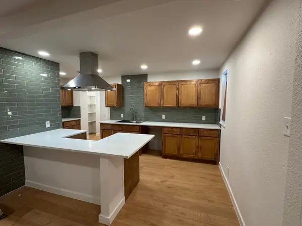 2432 Jonesboro Avenue, Dallas, TX 75228