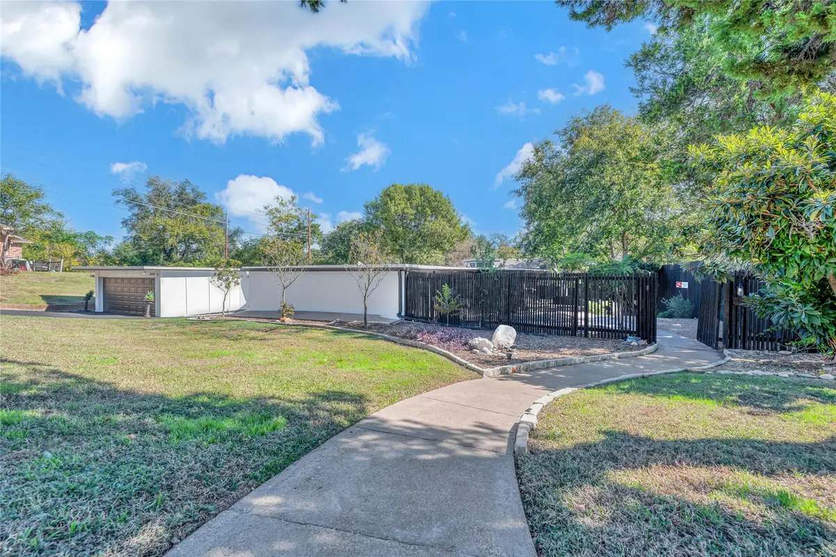 2605 Mount Carmel Drive, Waco, TX 76710 - Image #1