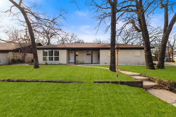 1917 Windlea Drive, Euless, TX 76040