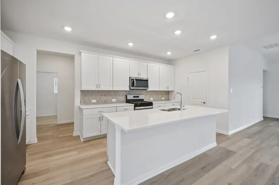 706 Edgehurst Drive, Princeton, TX 75071 - Image #3